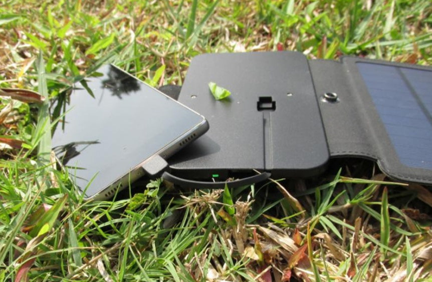 Chargeur Solaire Pliable 8W - Portable & Étanche pour Smartphone